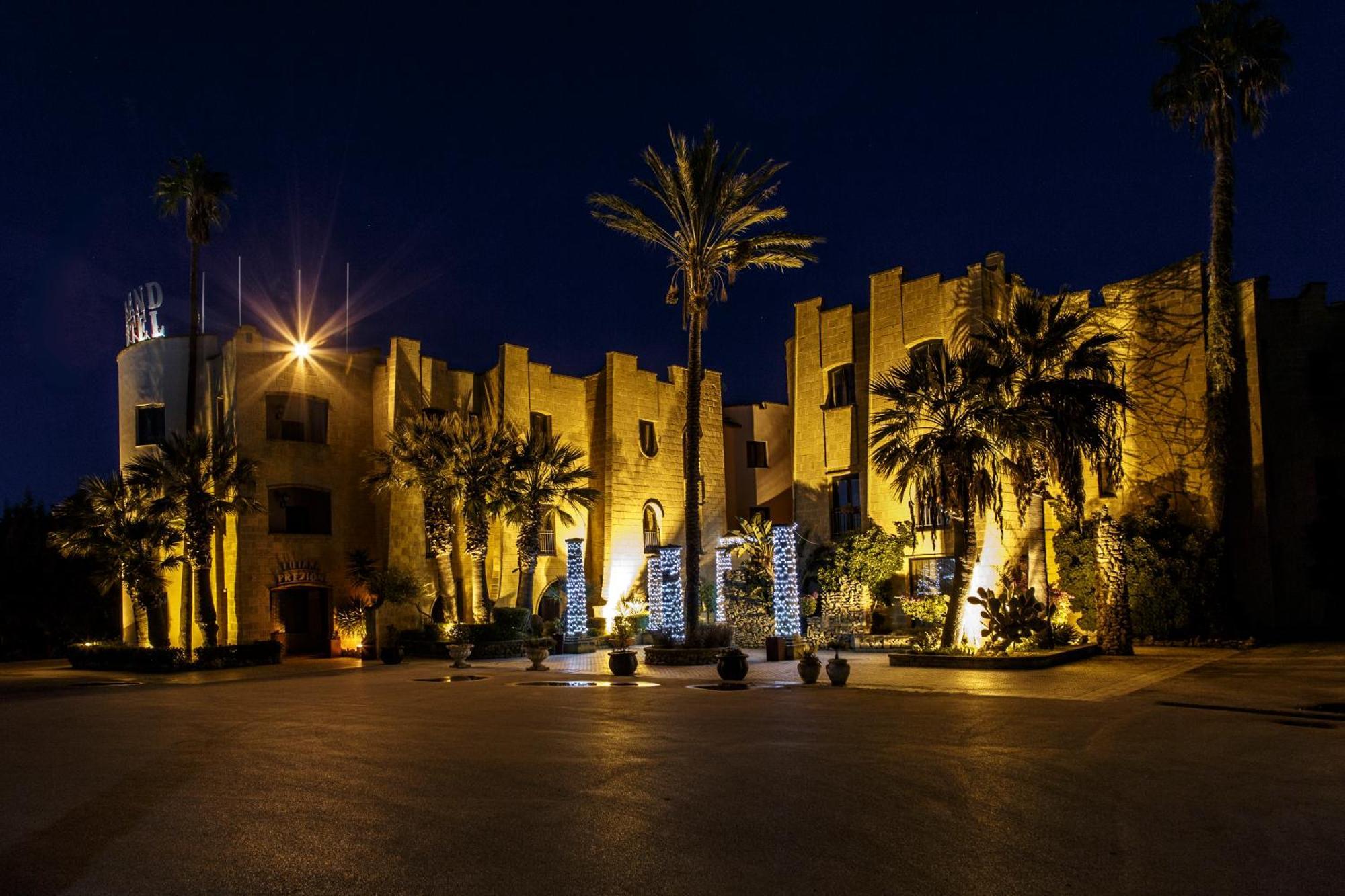 Grand Mose Hotel