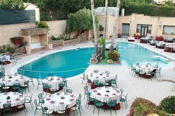 Grand Mose Hotel 4*